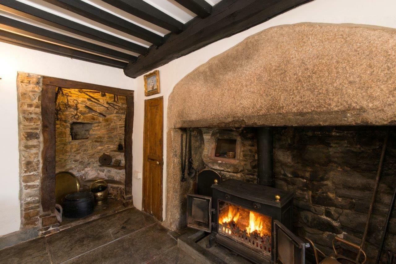 Hallagather Farmhouse Crackington Haven Exterior photo